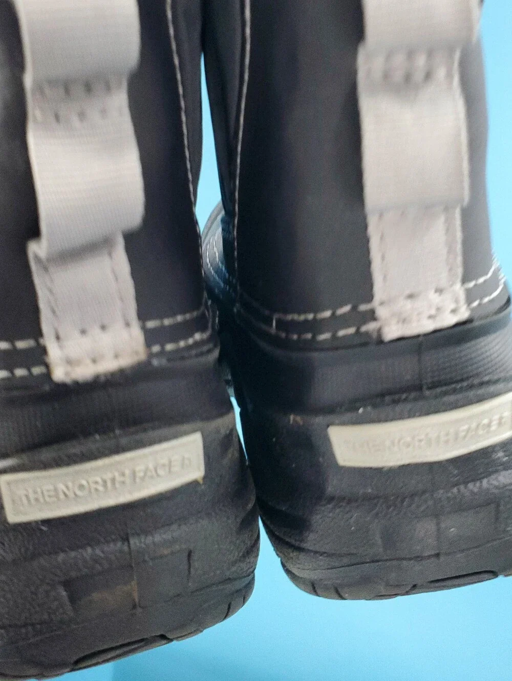North Face boy's weatherproof snow boots 11